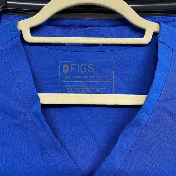Figs Scrubs Set Top Bottoms Shirts Pants Blue Size Medium Joggers - Picture 3 of 7